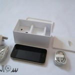 iphone-4-unboxing-itself