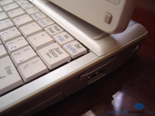 kohjinsha-sh8-keyboard-side.jpg