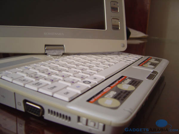 kohjinsha-sh8-umpc-rotate-screen.jpg