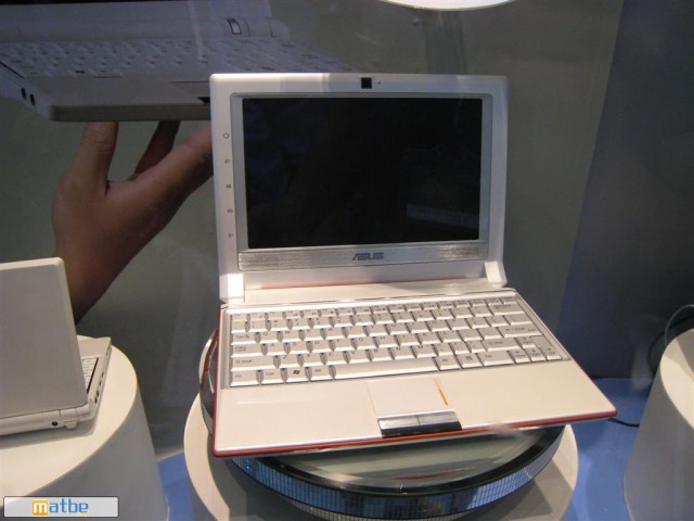 Eee PC 1000 .. نسخة جديدة بقياس أكبر تنضم الى سلسلة حاسبات Asus Eee PC 3