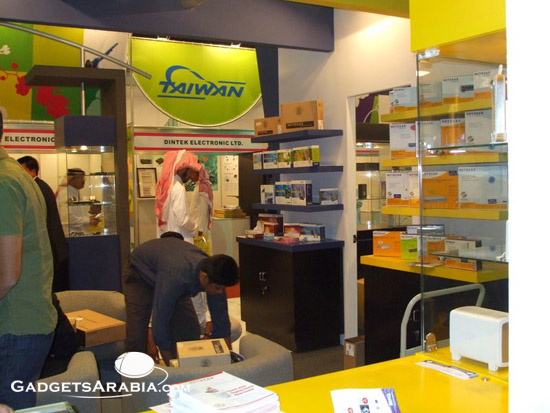 جيتكس السعودية 2008: جولة مع جناح NetGear 14