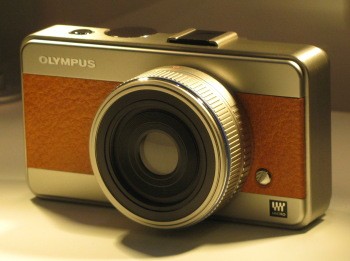 Olympus تبحث عن عودة قوية مع نموذج اختباري لكاميرا تعمل بتقنية Micro Four Thirds 3