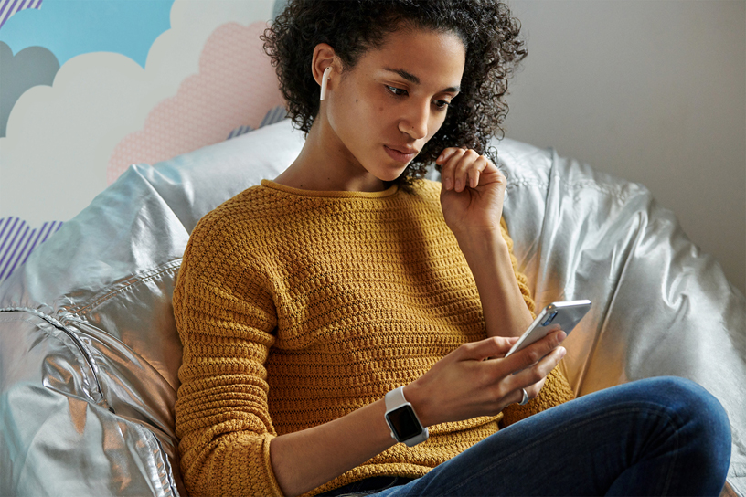 آبل تعلن اطلاق الجيل الثاني من AirPods 11 آبل تعلن اطلاق الجيل الثاني من AirPods