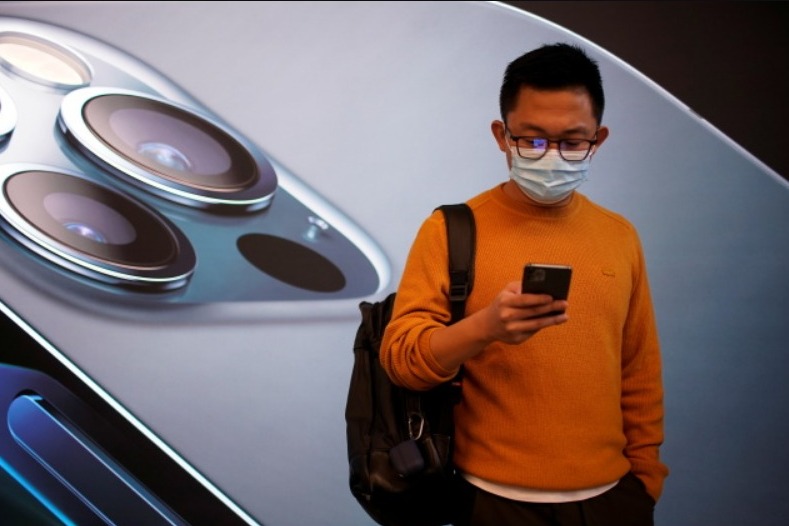 أبل تسمح بتقنية التعرف على الوجه في الايفون حتى مع ارتداء قناع في iOS 14.5 11 أبل تسمح بتقنية التعرف على الوجه في الايفون حتى مع ارتداء قناع في iOS 14.5