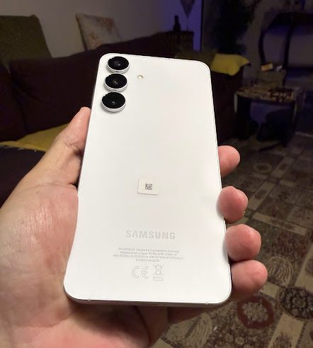 هل ينجح Samsung Galaxy S25 FE في تحقيق المعادلة الصعبة 13 هل ينجح Samsung Galaxy S25 FE في تحقيق المعادلة الصعبة 2