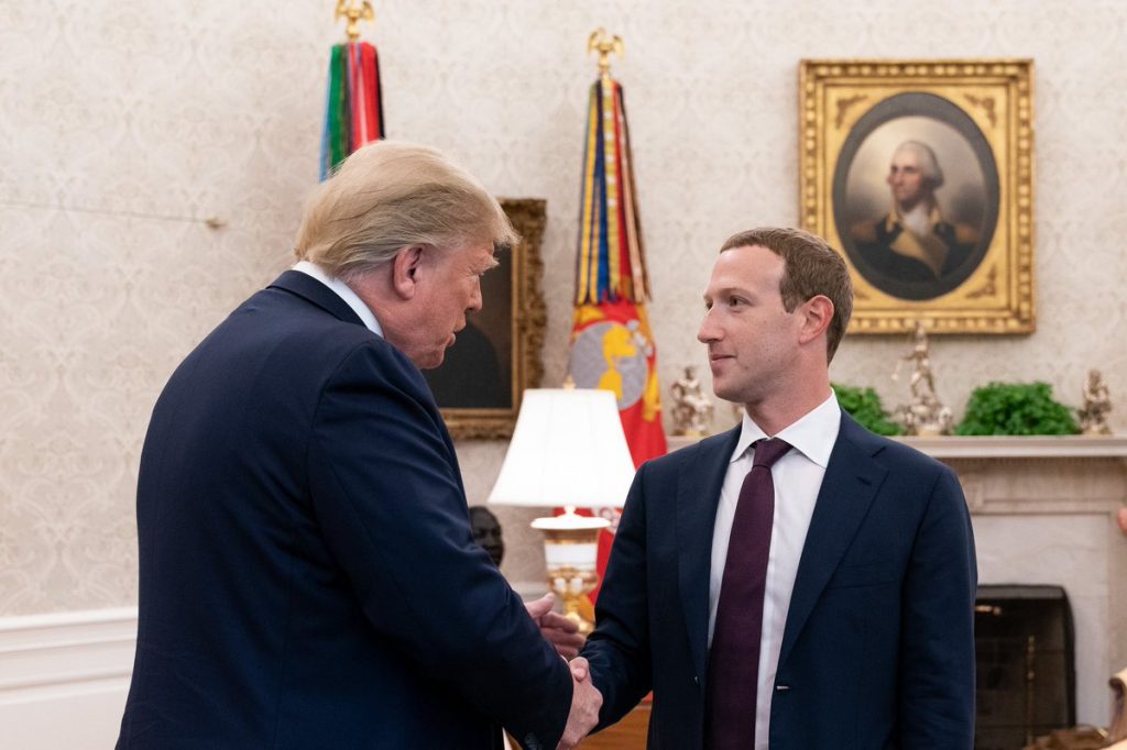 الرئيس الاميركي يناقش مستقبل الانترنت مع مؤسس الفيس بوك 11 الرئيس الاميركي يناقش مستقبل الانترنت مع مؤسس الفيس بوك