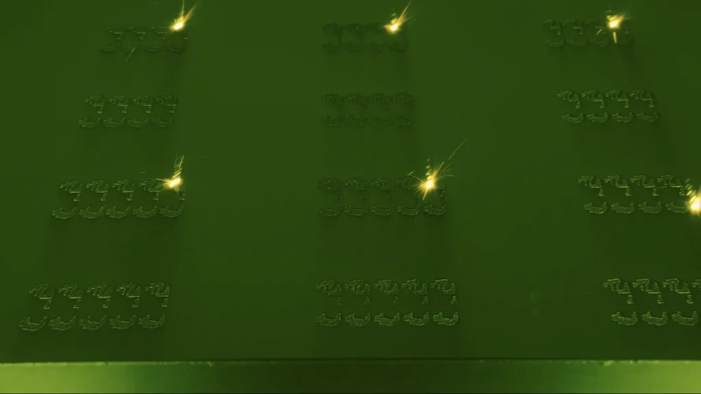 آبل تتجه نحو الطباعة ثلاثية الأبعاد لتصنيع هياكل آيفون وآبل ووتش 11 آبل تتجه نحو الطباعة ثلاثية الأبعاد لتصنيع هياكل آيفون وآبل ووتش