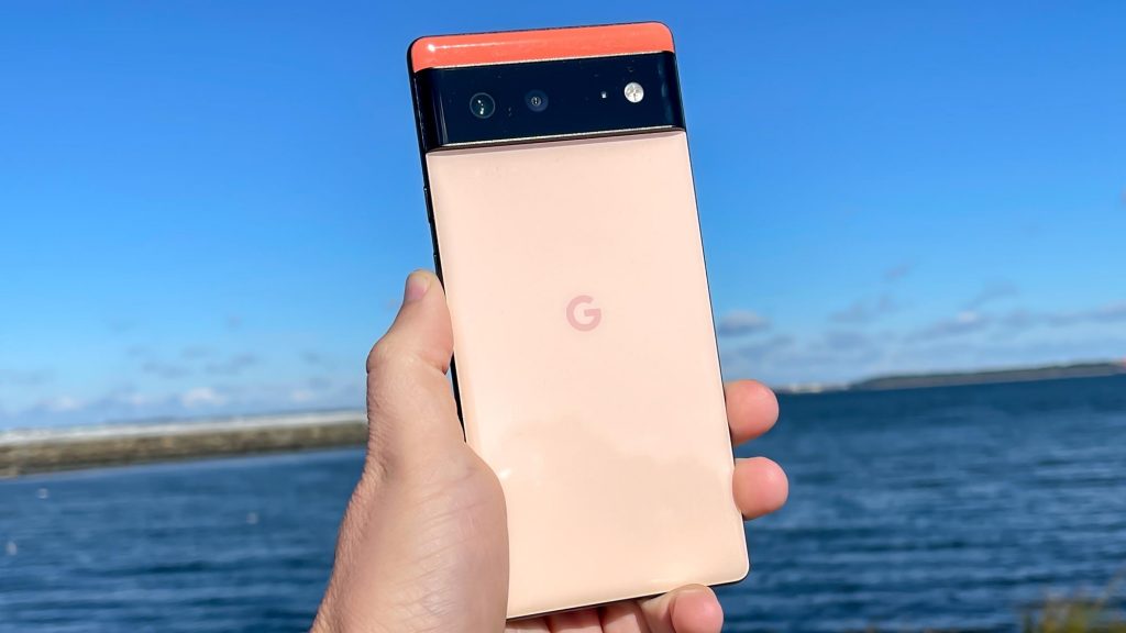 بعض هواتف Pixel 6 تعاني من نفاذ البطارية سريعاً بعد التحديث الى اندرويد 13 15 بعض هواتف Pixel 6 تعاني من نفاذ البطارية سريعاً بعد التحديث الى اندرويد 13
