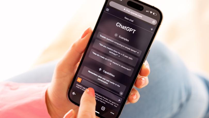 OpenAI تطرح ChatGPT لهواتف الآيفون 12 OpenAI تطرح ChatGPT لهواتف الآيفون 1