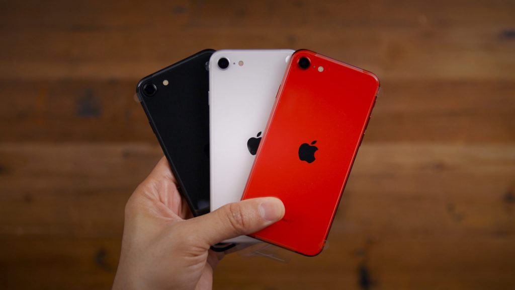 تيم كوك يقول ان هاتف iPhone SE 2020 أسرع من أي هاتف اندرويد 11 ضرب تيم كوك رئيس شركة أبل التنفيذي في الصميم مباشرة وقال ان هاتف الشركة الاقتصادي الاخير iPhone SE 2020 هو أسرع من أي هاتف اندرويد على الاطلاق.