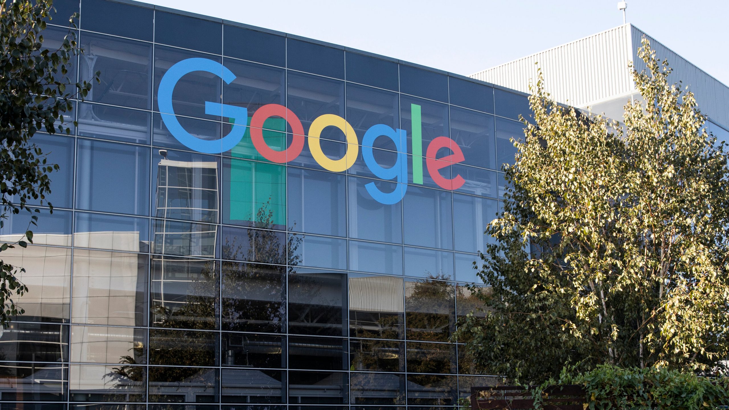 Alphabet تعلن عن ارباح 18.3 مليار دولار في أخر 3 شهور 12 Alphabet تعلن عن ارباح 18.3 مليار دولار في أخر 3 شهور 1