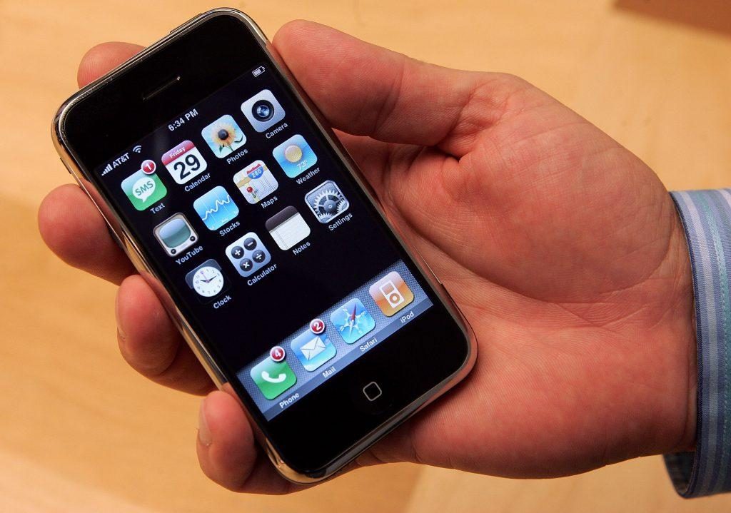 في مثل هذا اليوم : 2007 اطلاق اول ايفون و 2009 : اطلاق اول هاتف سامسونج جالاكسي 11 في مثل هذا اليوم : 2007 اطلاق اول ايفون و 2009 : اطلاق اول هاتف سامسونج جالاكسي