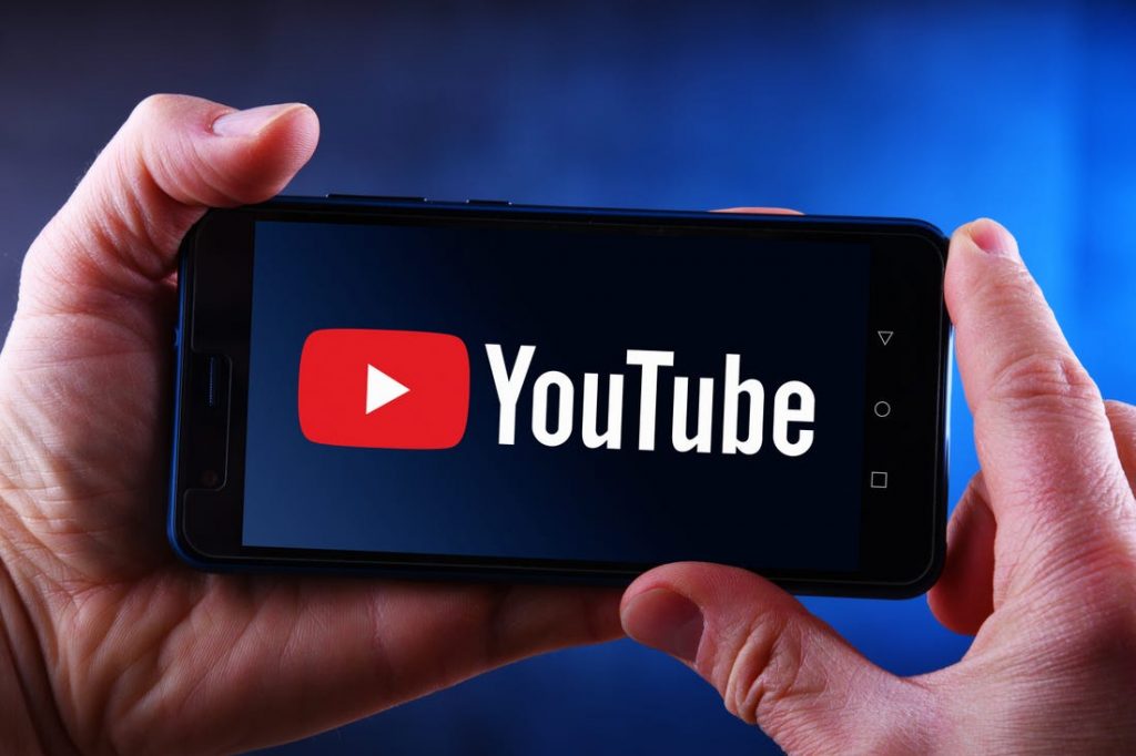 كيف تخفي أي فيديو خاص بك من اليوتيوب (أسهل طريقة) 11 كيف تخفي أي فيديو خاص بك من اليوتيوب (أسهل طريقة)