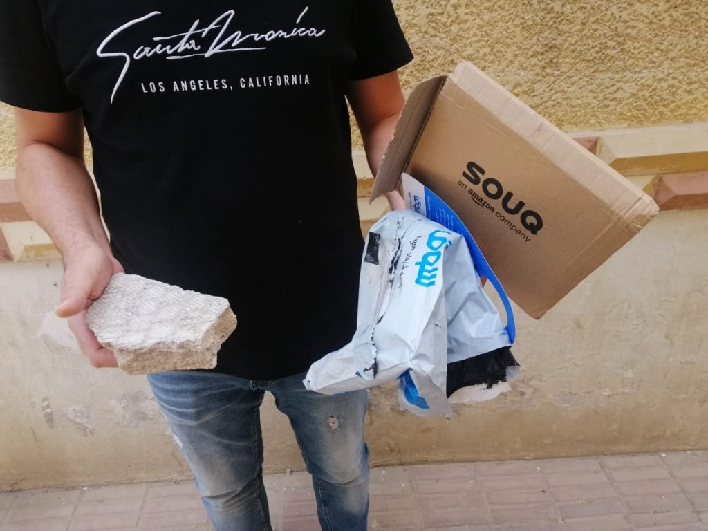 موقع سوق دوت كوم يرسل قطعة حجارة لعميل بدلاً من هاتف ذكي - صور 11 موقع سوق دوت كوم يرسل قطعة حجارة لعميل بدلاً من هاتف ذكي