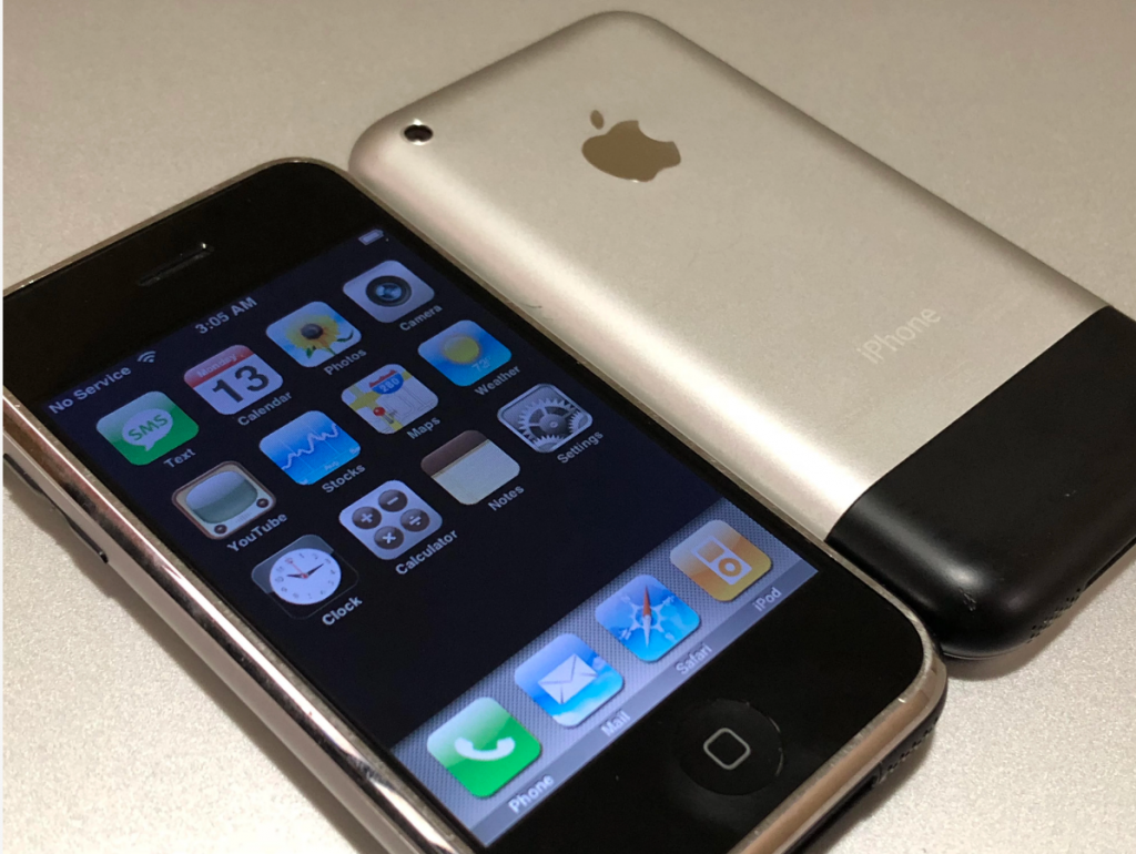 14 عام على إطلاق الايفون للمرة الاولى