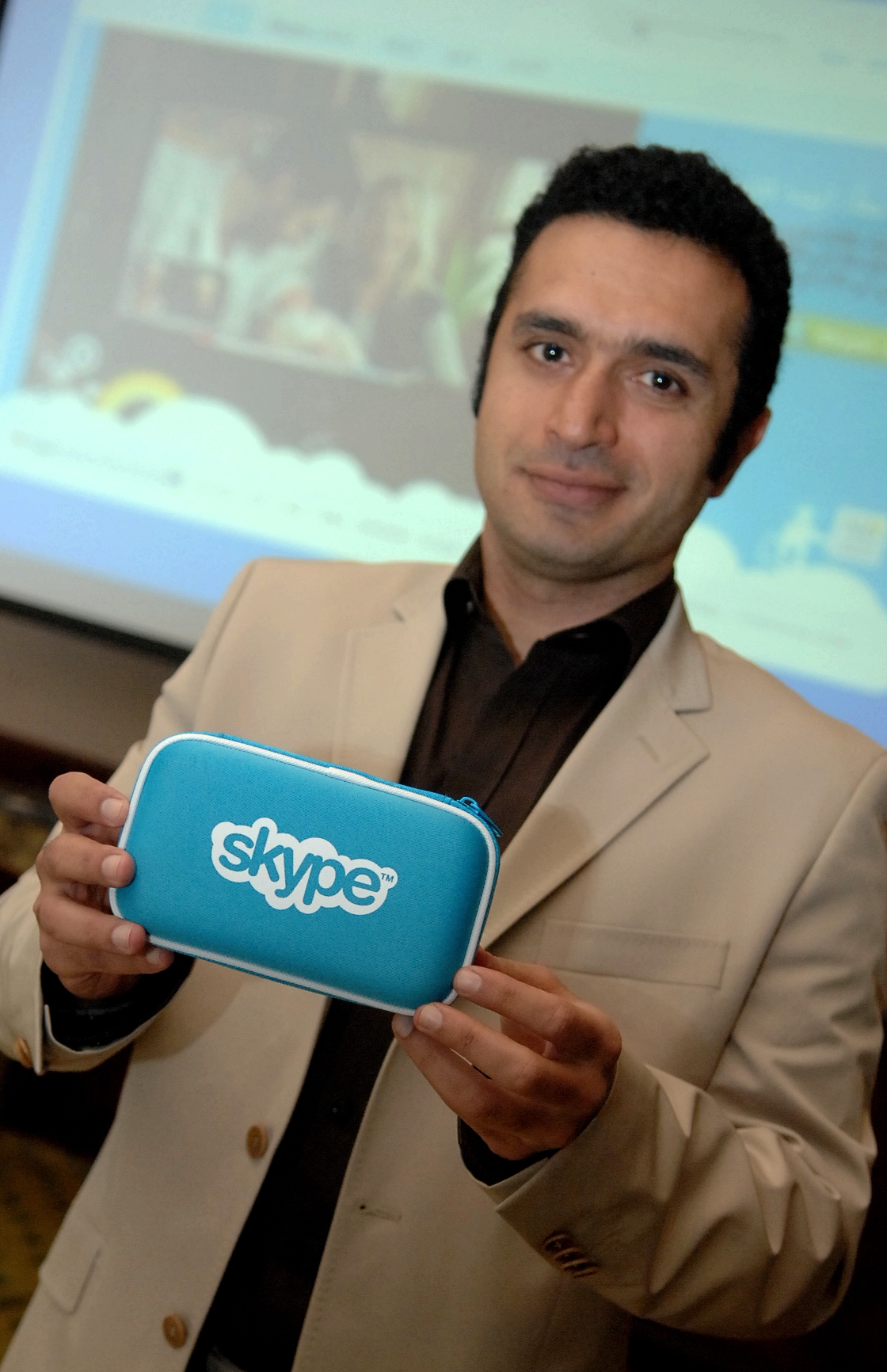 Skype تخاطب أسواق المنطقة بموقع جديد باللغة العربية 4