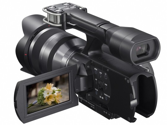 سوني تطرح أول كاميرا فيديو عالية التحديد تدعم إستبدال العدسات الضوئية, HandyCam NEX-VG10 2