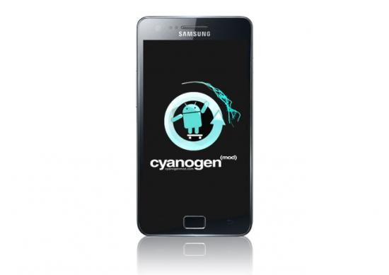 Samsung تهدي Galaxy S II لأحد مطورين CyanogenMod 8