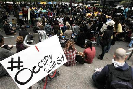 رويترز : تويتر و (ميدان التحرير) أشعلا شراراة الاحتجاجات في العالم 2