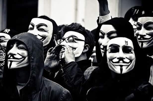 Anonymous تضرب مواقع حكومية بريطانية 4