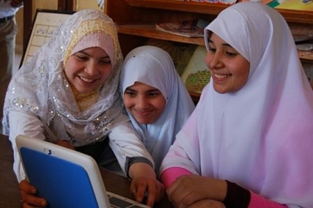 إنتل تستكمل مبادرتها لنشر 8000 كمبيوتر في المدارس المصرية 3