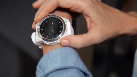 تحت الإختبار: ساعة Cookoo Watch، ساعة متزامنة مع الآي فون و أندرويد 7