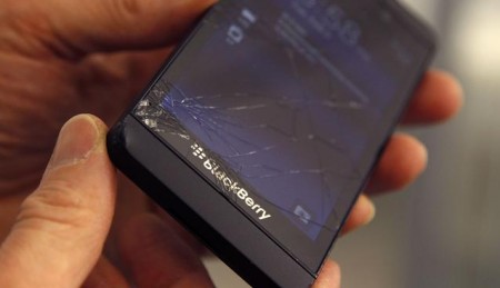 هاتف BlackBerry Z10 يفشل في تجاوز أول اختبار للسقوط 3
