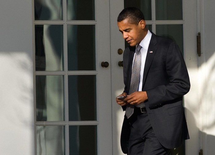 اوباما يقول انه لا يستخدم (الايفون) لاسباب أمنية ! 9