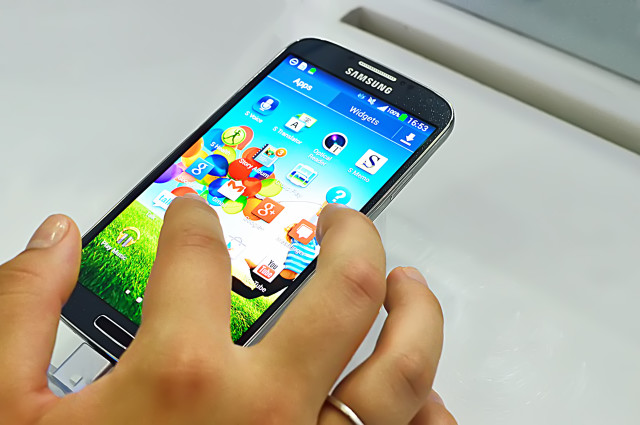 security flaw in Samsung's Galaxy S4