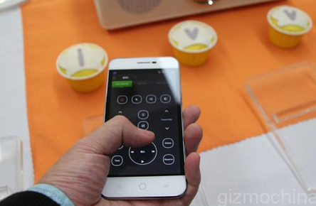 Worlds-thinnest-smartphone-is-the-Coolpad-Ivvi-Ki-Mini (2)