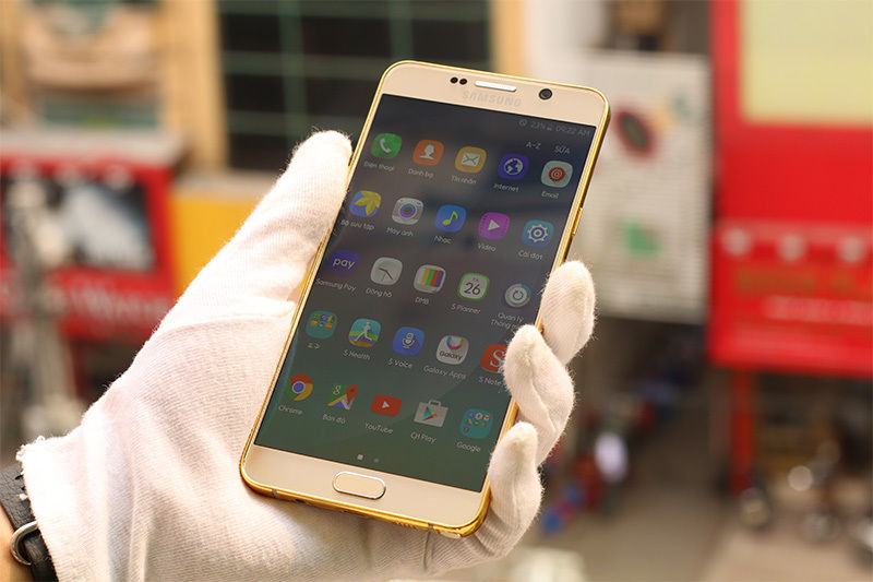 The-gold-plated-Samsung-Galaxy-Note5