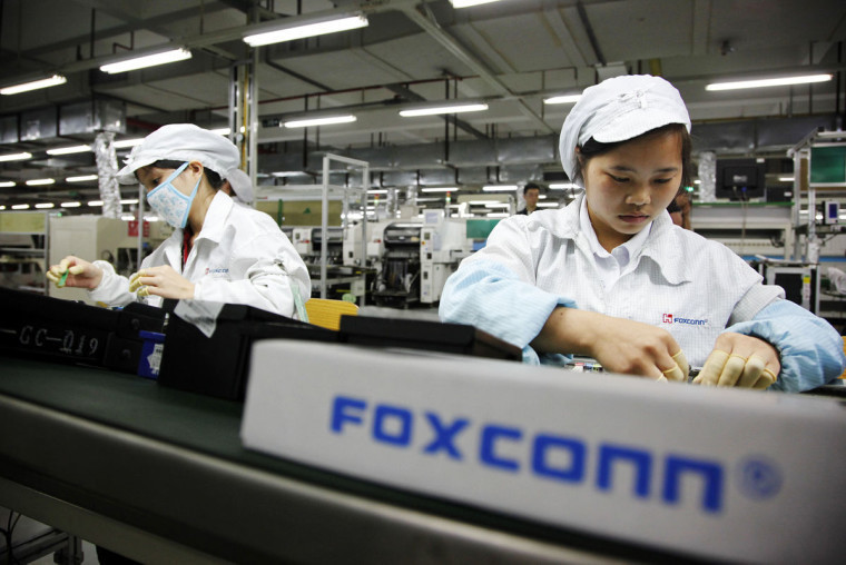 Foxconn تعرض 5.1 مليار دولار لشراء شارب 7