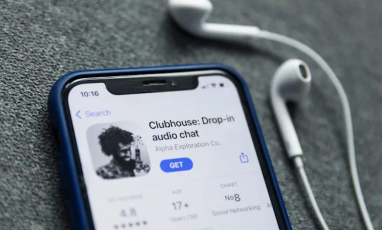 Clubhouse تطلق ميزة الرسائل الخاصة Backchannel للجميع