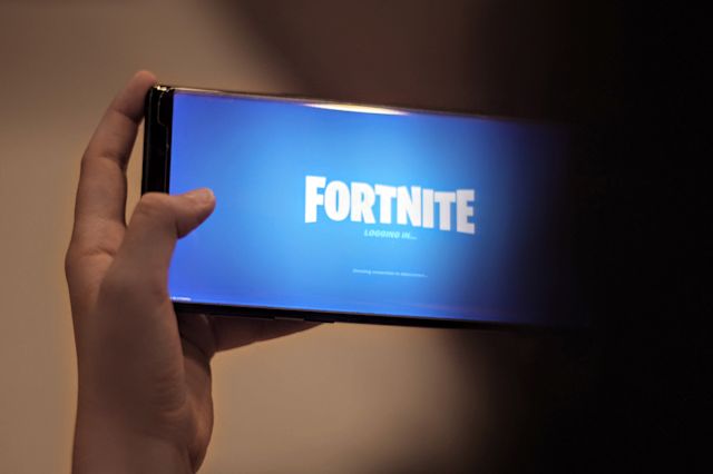 Fortnite متاحه أخيراً على متجر جوجل بلاي