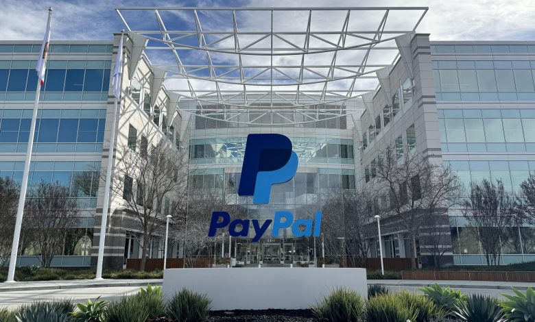 PayPal تتخلى عن 9% من قوة الموظفين