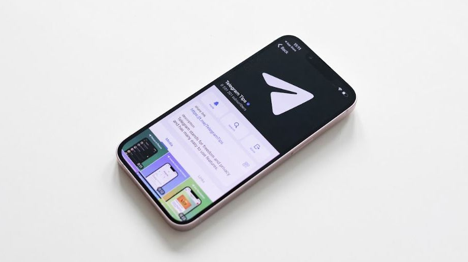Telegram يرضخ لضغوط التعاون مع السلطات