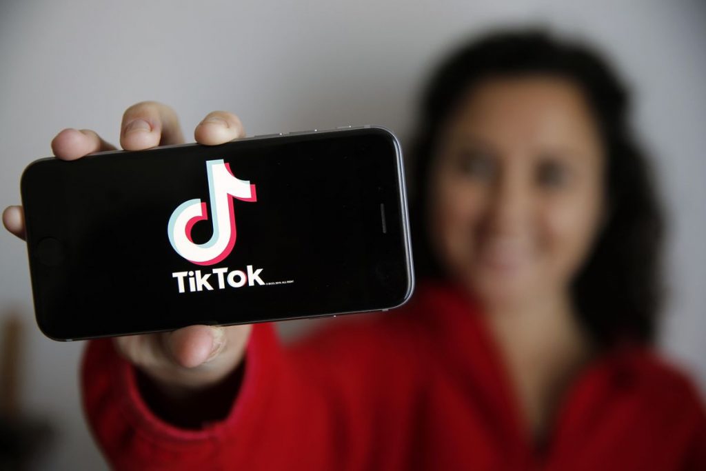 TikTok سيجبرك على مشاهدة إعلانات مخصصة اعتبارًا من 15 أبريل