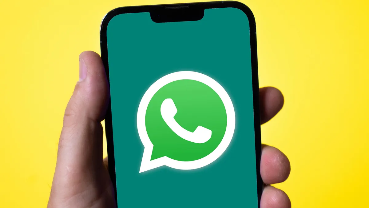WhatsApp يحل مشكلة عدم وصول الاخطارات على الآيفون في الاصدار 23.5.79