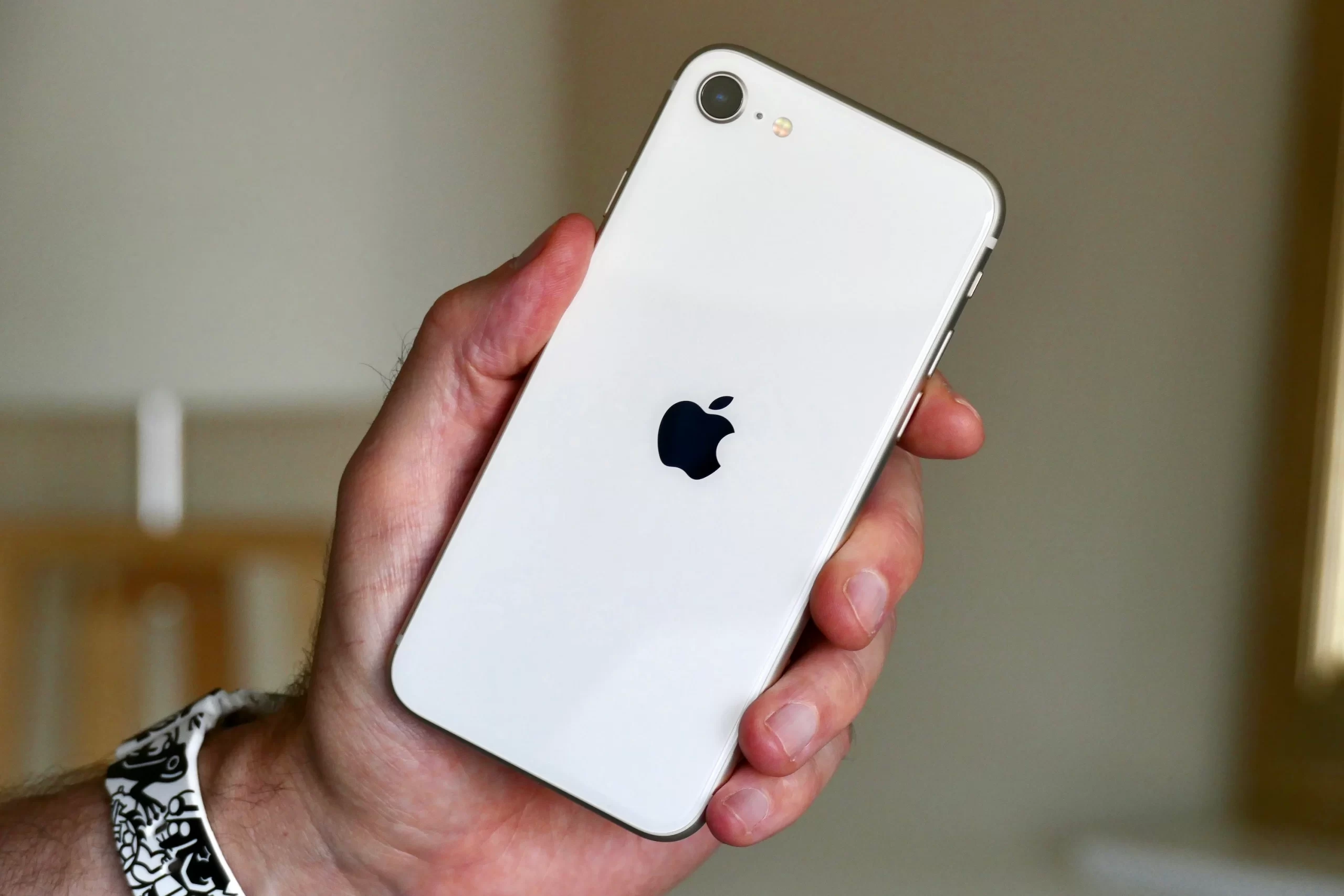 آبل ربما تؤجل أو تلغى إطلاق iPhone SE 4 في 2024 12 آبل ربما تؤجل أو تلغى إطلاق iPhone SE 4 في 2024 1