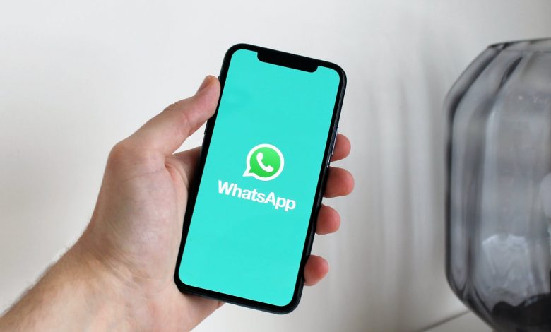 واتس اب تطور ميزة حذف الرسائل من الاجهزة المقترنة