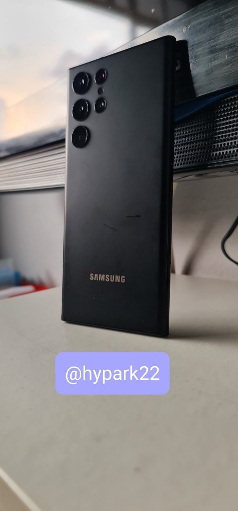 Samsung Galaxy S22 Ultra سيوفر خيار تخزين 1 تيرا بايت - تسريب 3