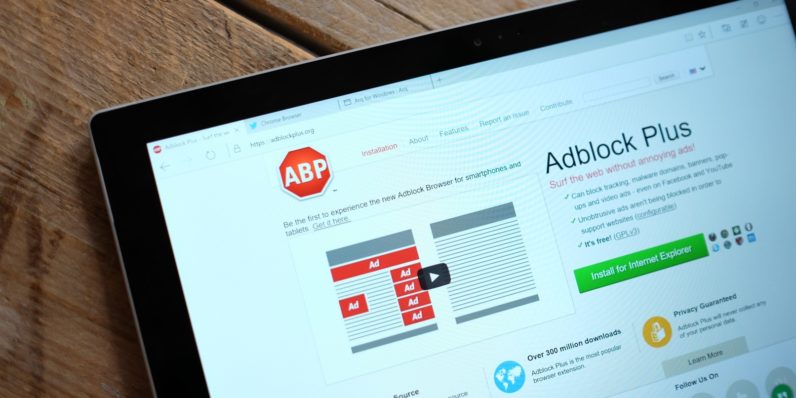 إضافة مزيفة لمانع الاعلانات (Adblock) تسجل 37000 مرة تحميل في شهر