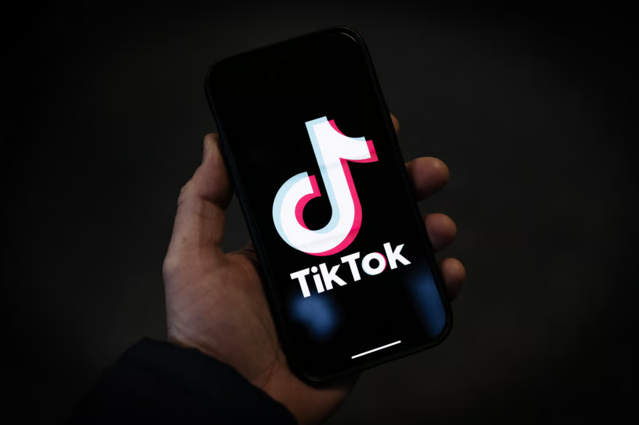 فرنسا تحظر تطبيق TikTok من الأجهزة الحكومية 1