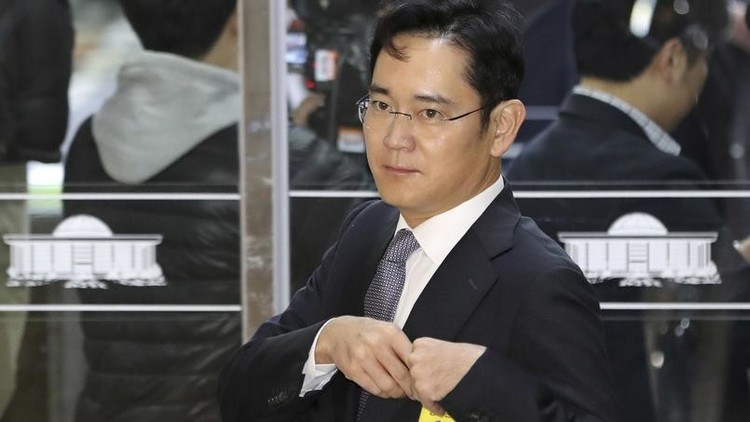 محكمة كورية جنوبية ترفض إصدار أمر باعتقال رئيس سامسونج 8