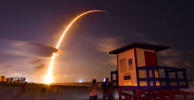 رسميا : اطلاق صاروخ خدمة الانترنت الفضائي