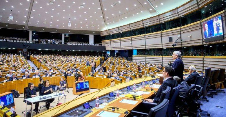 ساعة واحدة لازالة المحتوى المتطرف او مواجهة غرامة 4% من الايرادات