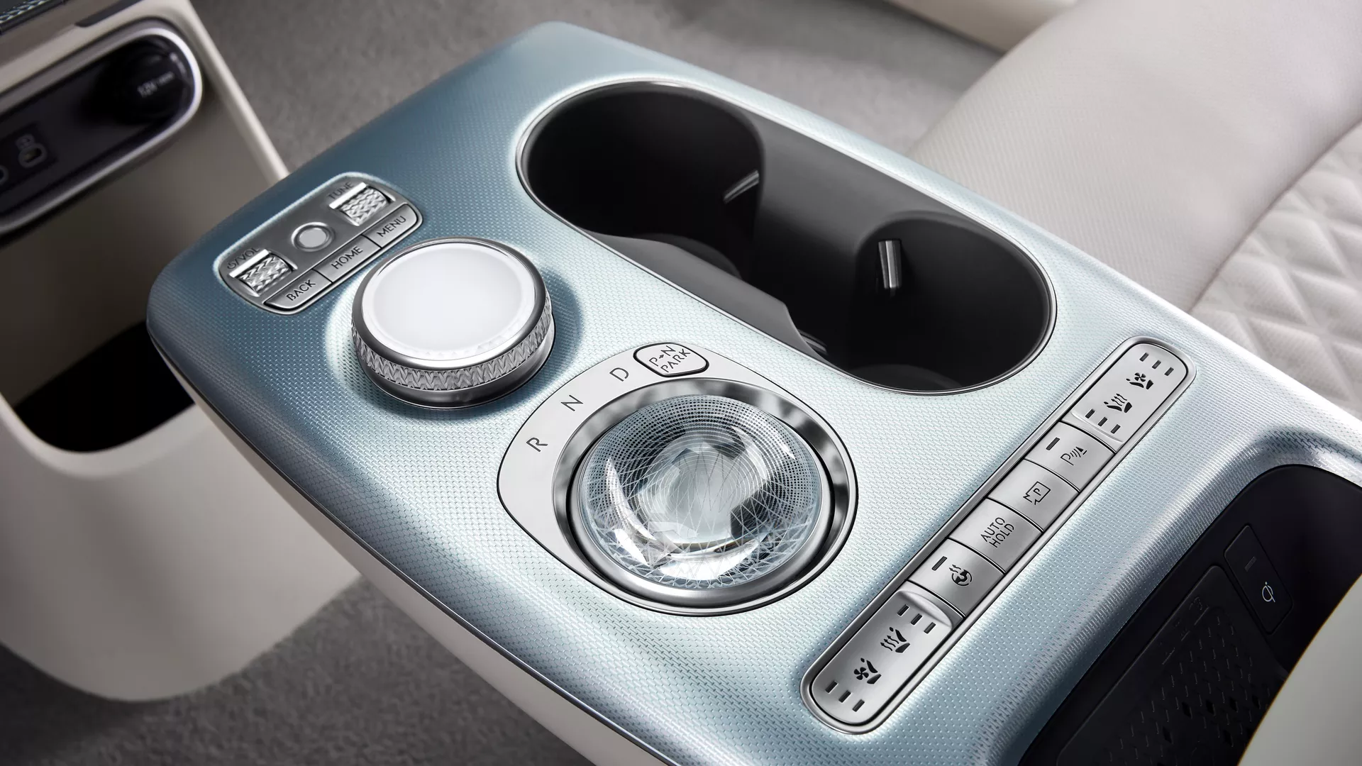 سيارة جينيسيس GV60 الكهربائية الجديدة ستستخدم تقنية التعرف على الوجه