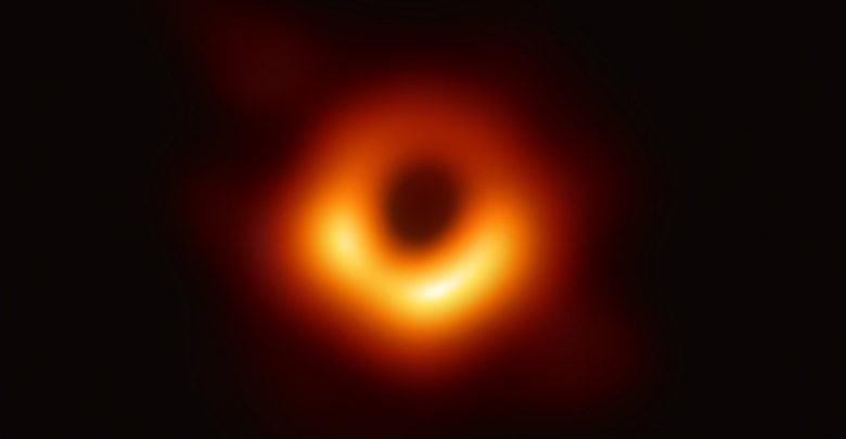 طفرة فلكية : أول صورة حقيقية لثقب اسود