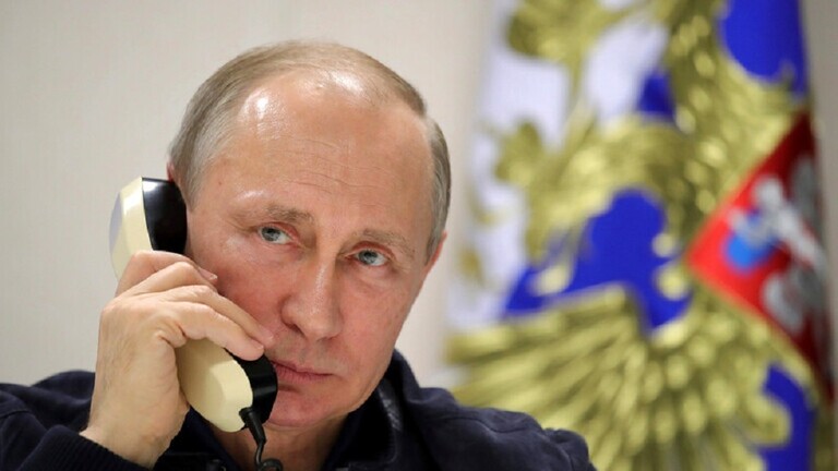 فلاديمير بوتين يقول انه لايستخدم الهواتف الذكية