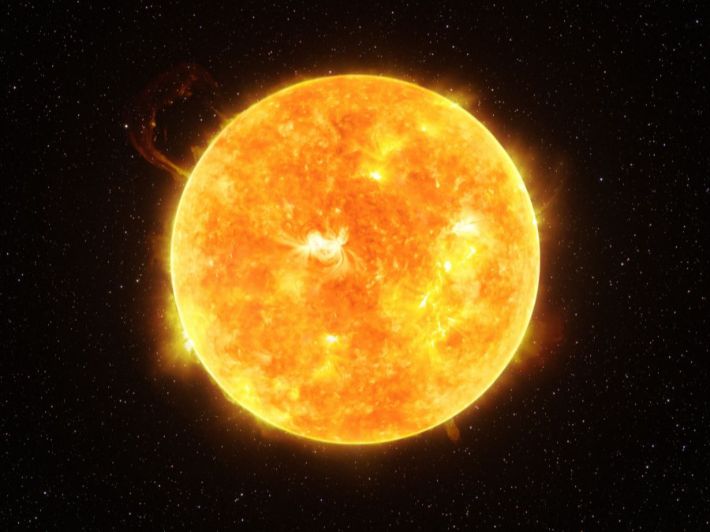 قطر الشمس: عملاق مشع في قلب الكون